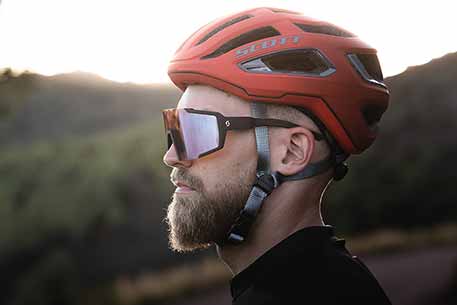 Подбираем велошлем и очки